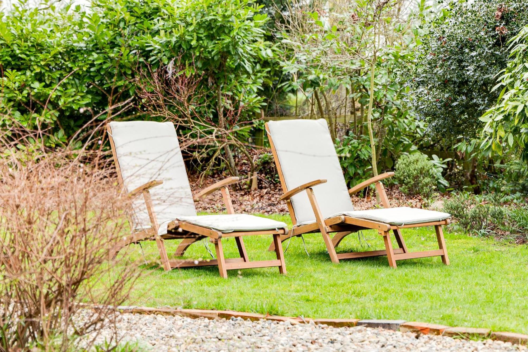Oak Tree Hideaway Villa Уитчърч Екстериор снимка