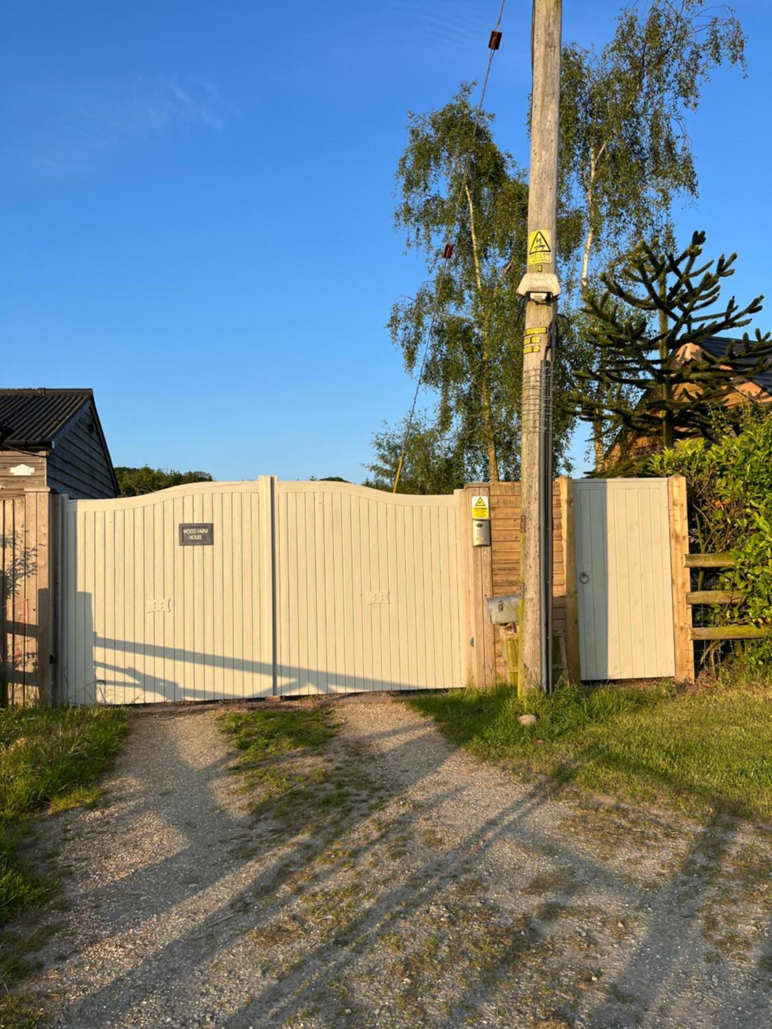 Oak Tree Hideaway Villa Уитчърч Екстериор снимка
